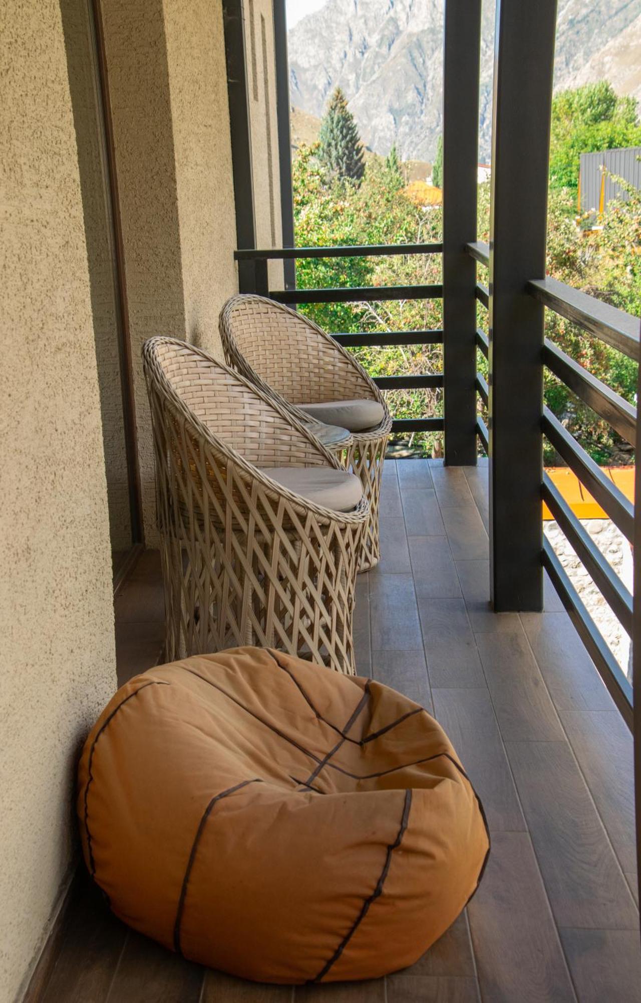 Guest House Oxygen Stepantsminda Exterior foto