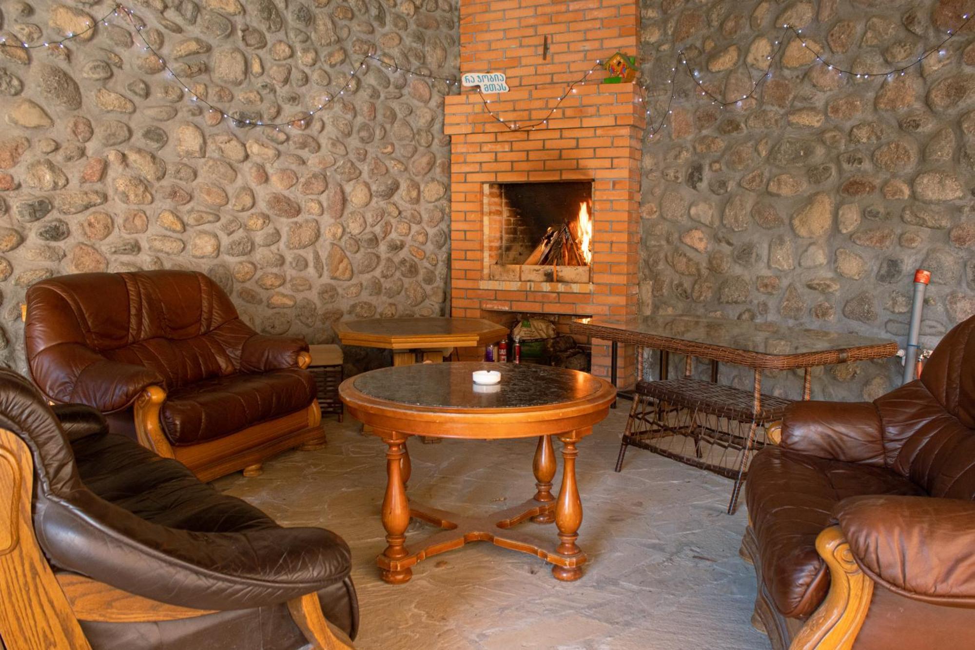 Guest House Oxygen Stepantsminda Exterior foto